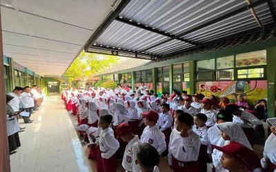 Hari Pertama Masuk Madrasah, Siswa MIN 11 Gunungkidul Sambut Tahun Ajaran Baru dengan Penuh Semangat