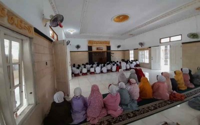 Revitalisasi Musala Tak Surutkan Semangat, MIN 11 Gunungkidul Gelar Safari Zuhur ke Masjid Sekitar